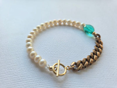 making history | Antique curb chain pearl green gemstone toggle